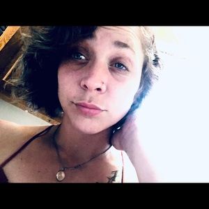 Meet your Posher, Kaylie